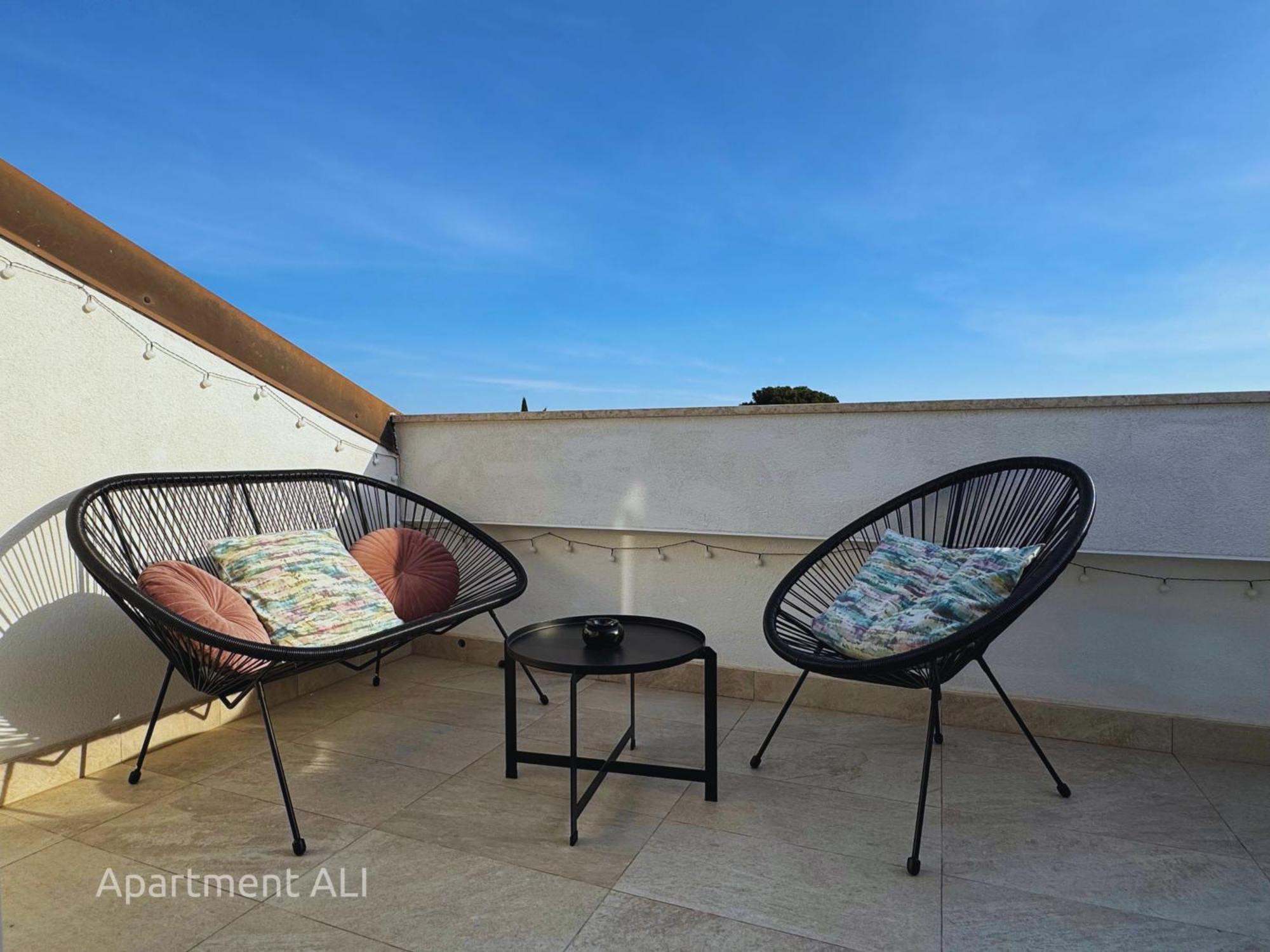 Apartments Ali & El - Perfect For Couples Rovinj Exterior photo