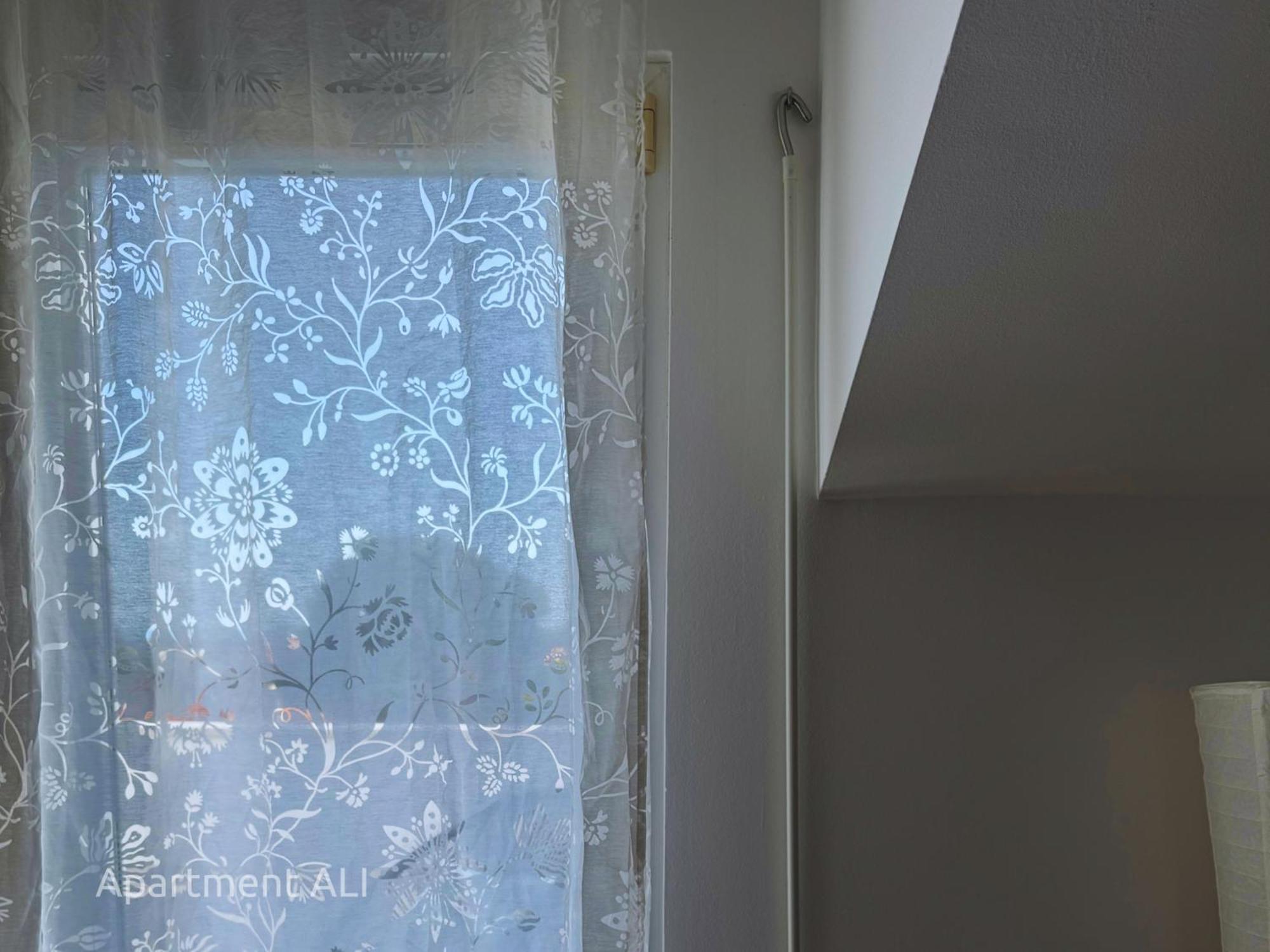 Apartments Ali & El - Perfect For Couples Rovinj Exterior photo
